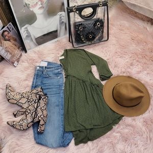 Green knit quarter sleeve flowly top